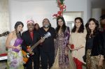 Nisha Jamwal at Zoya Christmas special hosted by Nisha Jamwal in Kemps Corner, Mumbai on 20th Dec 2012 (26).JPG