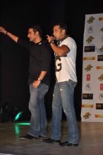Salman Khan, Arbaaz Khan at Dabangg 2 premiere in PVR, Mumbai on 20th Dec 2012 (24).JPG