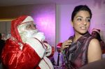 at Zoya Christmas special hosted by Nisha Jamwal in Kemps Corner, Mumbai on 20th Dec 2012 (7).JPG