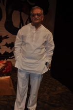 Gulzar at Salim Arif_s play in Prithvi, Juhu, Mumbai on 22nd Dec 2012 (31).JPG