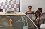 Anushka Sharma, Imran Khan promotes TAB cab in Famous Studio on 24th Dec 2012 (46).JPG