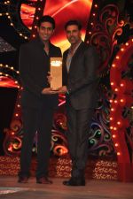 Abhishek Bachchan, Akshay Kumar at Big Star Awards on 16th Dec 2012 (98).JPG