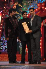 Akshay Kumar at Big Star Awards on 16th Dec 2012 (149).JPG
