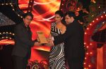 Deepika Padukone, Shahrukh Khan at Big Star Awards on 16th Dec 2012 (128).JPG