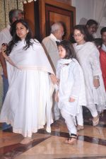 Rinki Khanna with daughter at Rajesh Khanna_s chautha.JPG