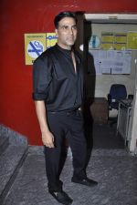 Akshay Kumar at Balak Palak premiere hosted by Reitesh Deshmukh in PVR, Mumbai on 2nd Jan 2013 (41).JPG