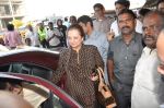 Saira Banu leaves for Hajj in Mumbai Airport on 2nd Jan 2013 (4).JPG