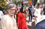 Abhishek Bachchan, Aishwarya Rai Bachchan at Shaad Ali_s Wedding in Bandra, Mumbai on 6th Jan 2013 (19).JPG