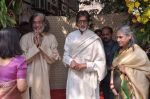 Amitabh Bachchan, Jaya Bachchan at Shaad Ali_s Wedding in Bandra, Mumbai on 6th Jan 2013 (17).JPG