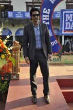 Arjun Rampal at Mid-day race in RWITC, Mumbai on 6th Jan 2013 (54).JPG