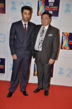 Ranbir Kapoor, Rishi Kapoor at Zee Awards red carpet in Mumbai on 6th Jan 2013 (172).JPG