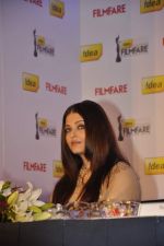 Aishwarya Rai Bachchan announces filmfare awards in Leela Hotel, Mumbai 9th Jan 2013 (100).JPG