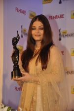Aishwarya Rai Bachchan announces filmfare awards in Leela Hotel, Mumbai 9th Jan 2013 (114).JPG