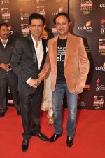Manoj Bajpai at Screen Awards red carpet in Mumbai on 12th Jan 2013 (272).JPG