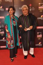 Shabana Azmi, Javed Akhtar at Screen Awards red carpet in Mumbai on 12th Jan 2013 (234).JPG