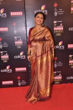 Vidya Balan at Screen Awards red carpet in Mumbai on 12th Jan 2013 (504).JPG