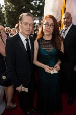 on the red carpet of Golden Globes on 13th Jan 2013 (6).jpg