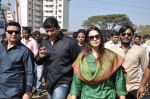 Nagma at kite flying competition hosted by MLA Aslam Sheikh in Malad, Mumbai on 14th Jan 2013 (16).JPG