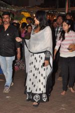 Ekta Kapoor seek blessings at Siddhivinayak at 4.30 am in Mumbai on 15th Jan 2013 (13).JPG