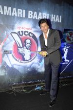 Shahrukh Khan at NDTV Toyota University Cricket Championship in Mumbai on 17th Jan 2013 (56).JPG