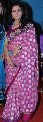 Dr. Rishma Pai with Poonam Dhillon at doctor_s conference in Mumbai on 19th Jan 2013.jpg