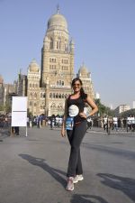 Richa Chadda at Standard Chartered Mumbai Marathon in Mumbai on 19th Jan 2013 (32).JPG