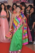 at Neerusha fashion show in Mumbai on 19th Jan 2013 (55).JPG