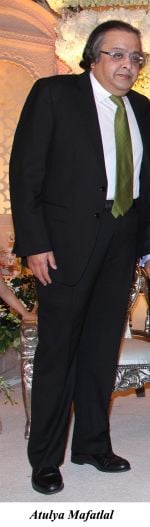 Atulya Mafatlal at The wedding reception of Gayatri and Arjun Hitkari hosted by Debbie and Arun Hitkari in Taj, Colaba, Mumbai on 20th Jan 2013.jpg