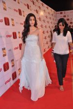 Alia Bhatt at Stardust Awards 2013 red carpet in Mumbai on 26th jan 2013 (550).JPG