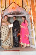 Govinda with wife and Narmada Ahuja at Udita Goswami weds Mohit Suri in Isckon, Mumbai on 29th Jan 2013 (268).JPG