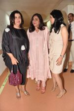 Farah Khan, Tina Ambani at Bhavna Jasra_s First impression gallery launch in  Kokilaben Ambani Hospital, Mumbai on 1st Jan 2013 (45).JPG
