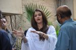 Aishwarya Rai Bachchan pledge their support towards the girl child through Plan India at his home on 9th Feb 2013 (348).JPG