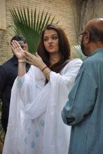 Aishwarya Rai Bachchan pledge their support towards the girl child through Plan India at his home on 9th Feb 2013 (351).JPG