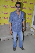 Ajay Devgan at radio mirchi in Parel, Mumbai on 8th Feb 2013 (22).JPG