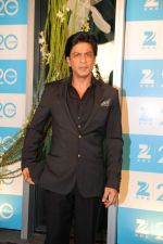 Shahrukh Khan at Zee 20 years celebration in Mumbai on 11th Feb 2013 (15).JPG