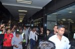Shahrukh Khan return from Muscat in Mumbai on 13th Feb 2013 (3).JPG