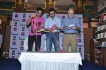 Manoj Bajpai, Neeraj Pandey, Anupam Kher at Special 26 book launch in Landmark, Mumbai on 15th Feb 2013 (49).JPG