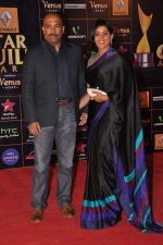 Sonali Kulkarni at Star Guild Awards red carpet in Mumbai on 16th Feb 2013 (57).JPG