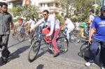 Salman Khan on Bicycle to celebrate car free day in Mumbai on 24th Feb 2013 (19).JPG