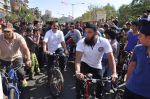 Salman Khan on Bicycle to celebrate car free day in Mumbai on 24th Feb 2013 (31).JPG