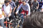 Salman Khan on Bicycle to celebrate car free day in Mumbai on 24th Feb 2013 (6).JPG