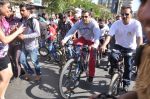 Salman Khan on Bicycle to celebrate car free day in Mumbai on 24th Feb 2013 (9).JPG