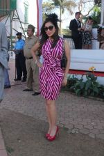 Sophie Chaudhary at Poonawala race in Mumbai on 24th Feb 2013 (84).JPG