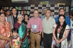 Anupam Kher, Anang Desai at the launch of Meenakshi Raina_s Book in Mumbai on 3rd March 2013 (26).JPG