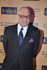 at Teachers Awards in Taj Land_s End, Mumbai on 9th March 2013 (5).JPG