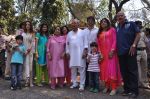 Hrithik Roshan, Rakesh Roshan, Suzanne Roshan celebrates Shivratri with his family in Panvel, Mumbai on 10th March 2013 (36).JPG