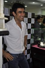 Amit Sadh at popley Platinum Jewellery Launch in Mumbai on 13th March 2013 (37).JPG