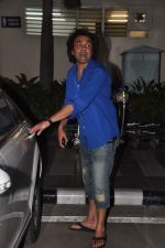 Bobby Deol snapped at the airport returning from bangkok after shoot in Mumbai on 13th March 2013 (4).JPG