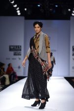 Model walks the ramp for Paromita Banerjee Show at Wills Lifestyle India Fashion Week 2013 Day 2 in Mumbai on 14th March 2013 (36).JPG