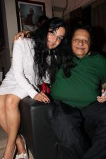 meera and kc sharma at Sanjay Sharma_s birthday bash in Mumbai on 13th March 2013.jpg